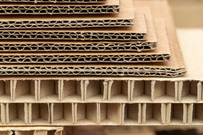 Cross-section of different cardboard flute types